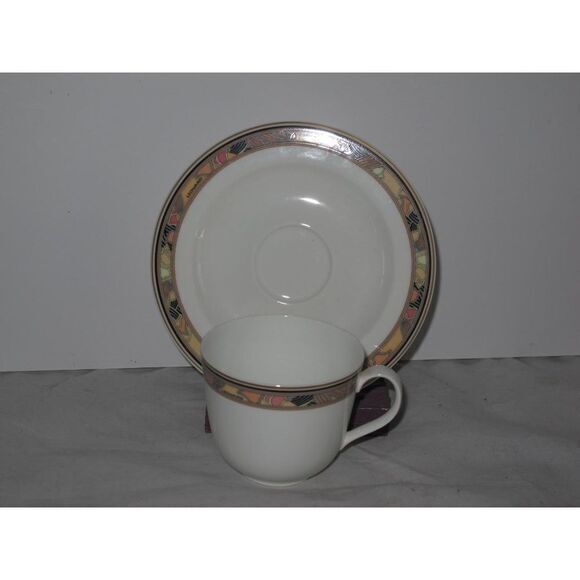Hutchschenreuther Brocade (Modern) Teacup Cup and Saucer Set Bone china - Picture 1 of 1